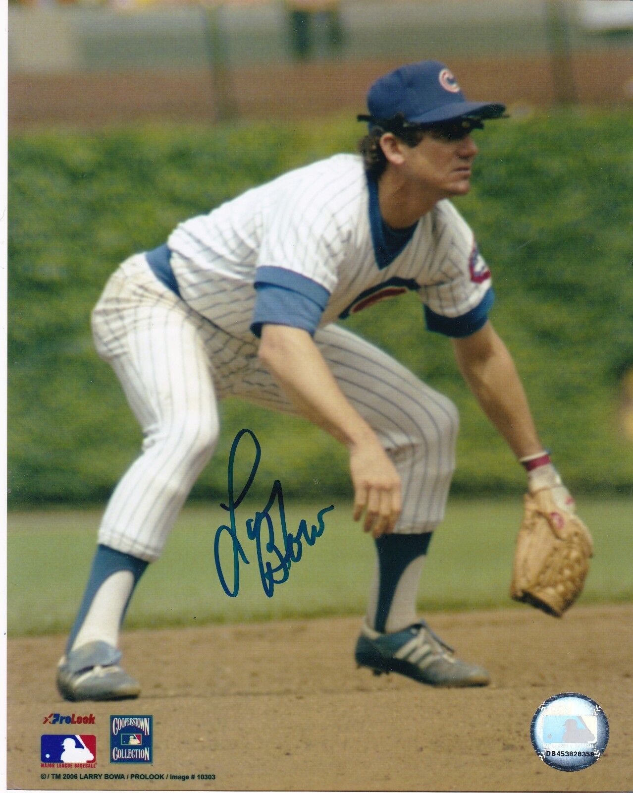 LARRY BOWA CHICAGO CUBS ACTION SIGNED 8x10