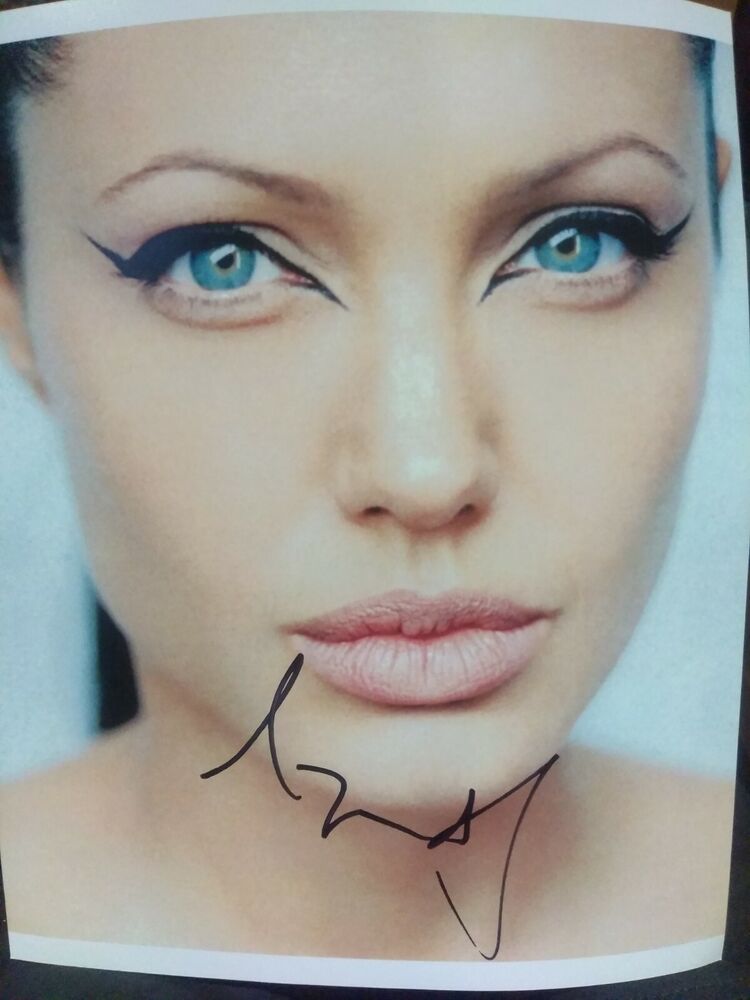 Angelina Jolie signed 8x10