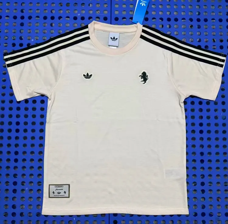 2025-26 Juventus T-shirt in beige - Fan Edition
