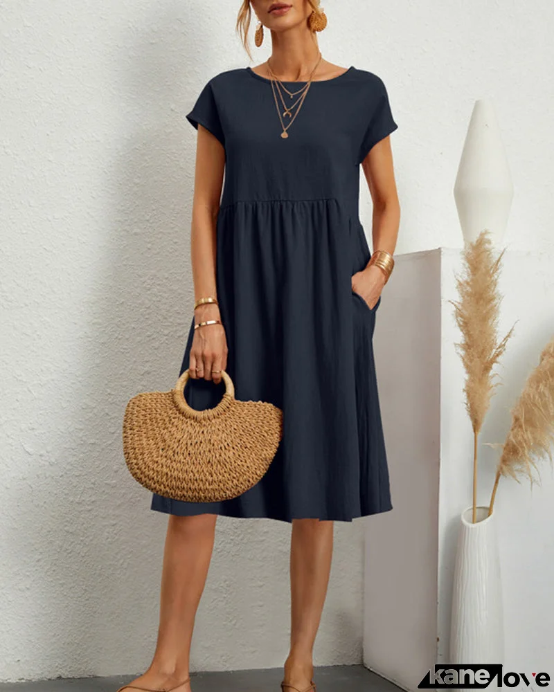 Comfortable midi dress with round neckline & pockets