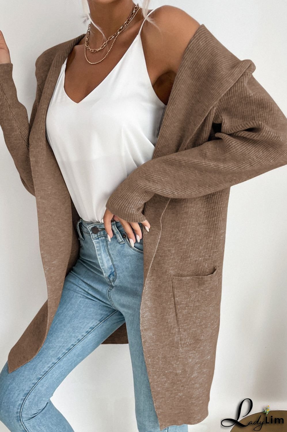 Effortless and Trendy Cardigan