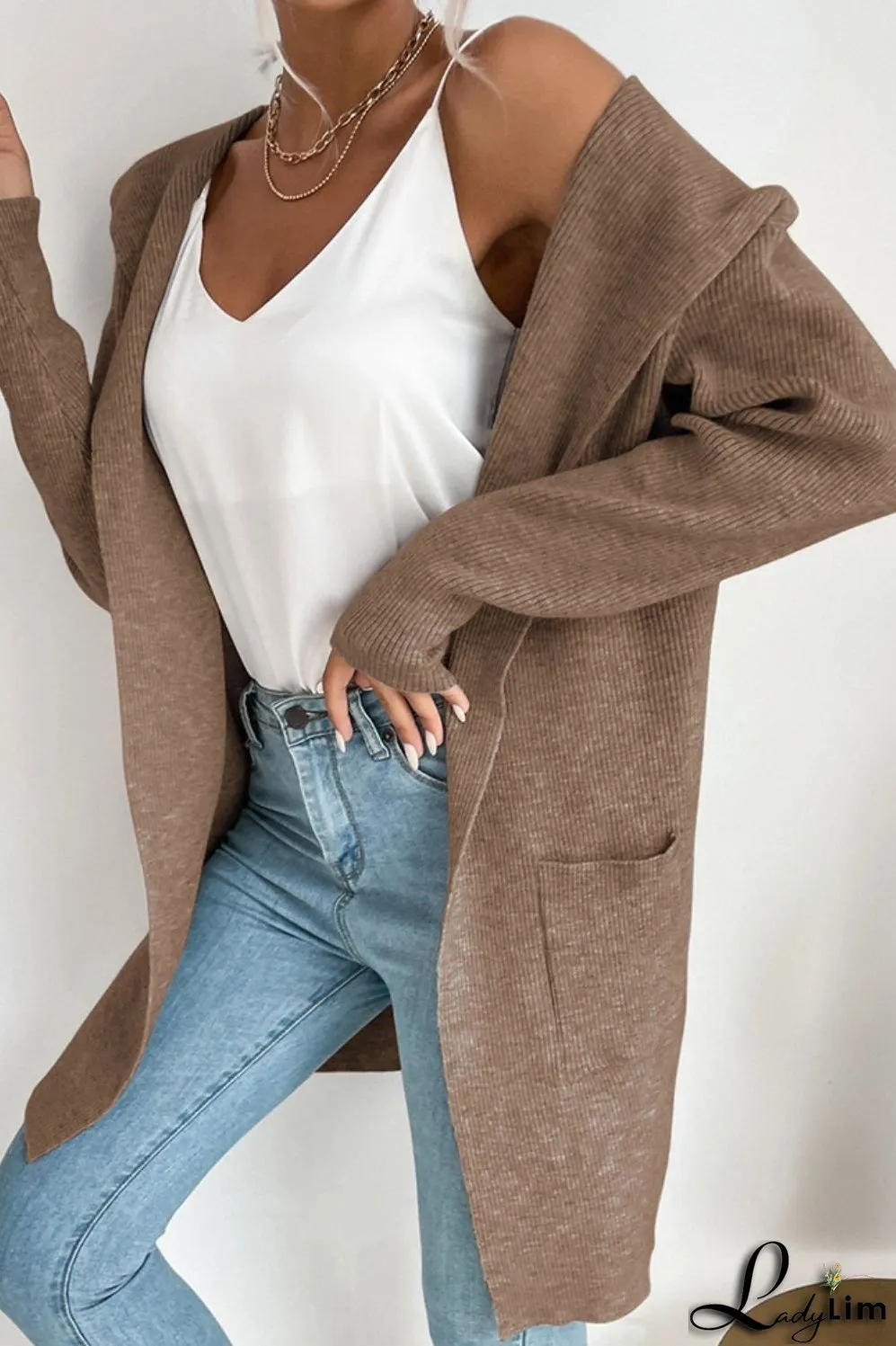 Effortless and Trendy Cardigan