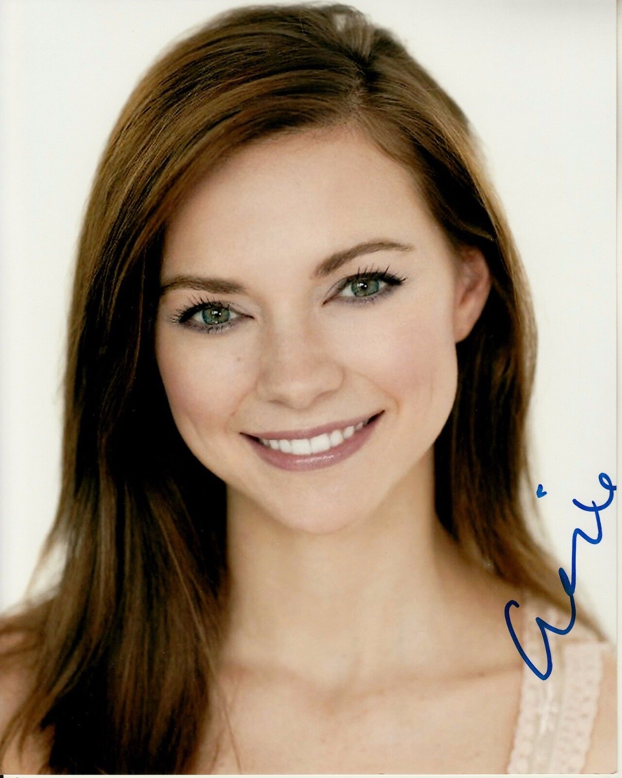 CARRIE MacLEMORE hand-signed FANTASTIC 8x10 PORTRAIT CLOSEUP w/ uacc rd COA