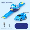 Regarder le jouet de voiture télécommandé