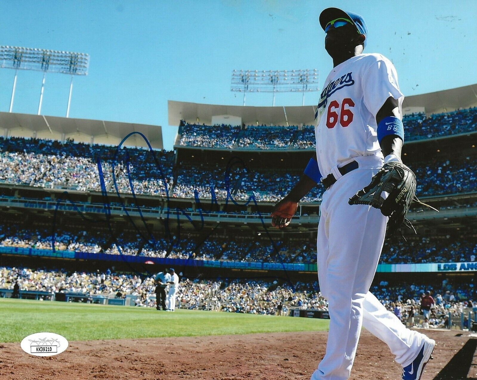 Yasiel Puig signed LA Los Angeles Dodgers 8x10 Photo Poster painting autographed JSA