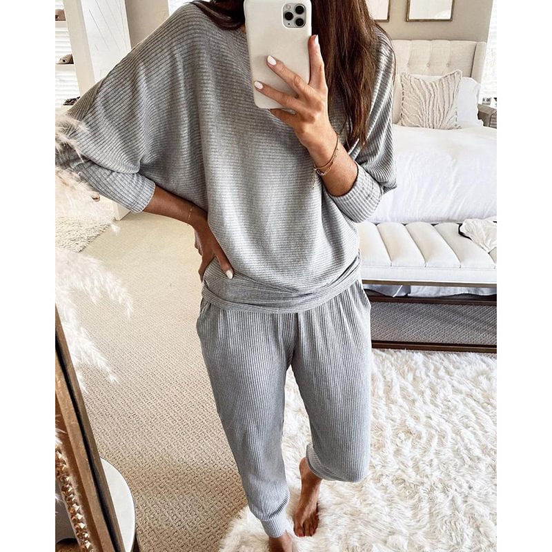 Loose solid color long-sleeved knitted casual set MusePointer