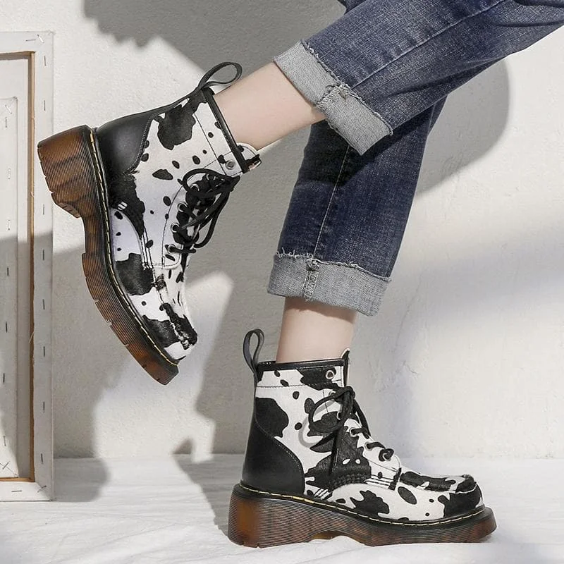 Retro Cute Cow Lace Up Martin Boots SP15805