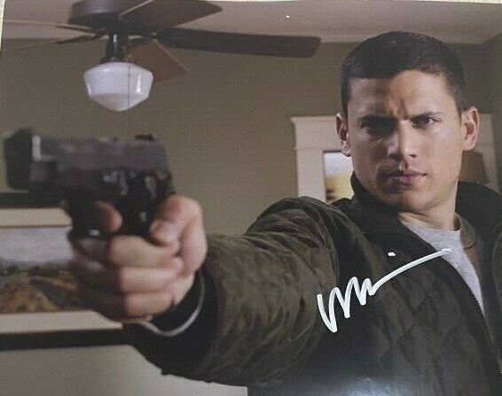 Wentworth Miller signed autographed 8x10 Photo Poster painting Prison Break Legends of Tomorrow