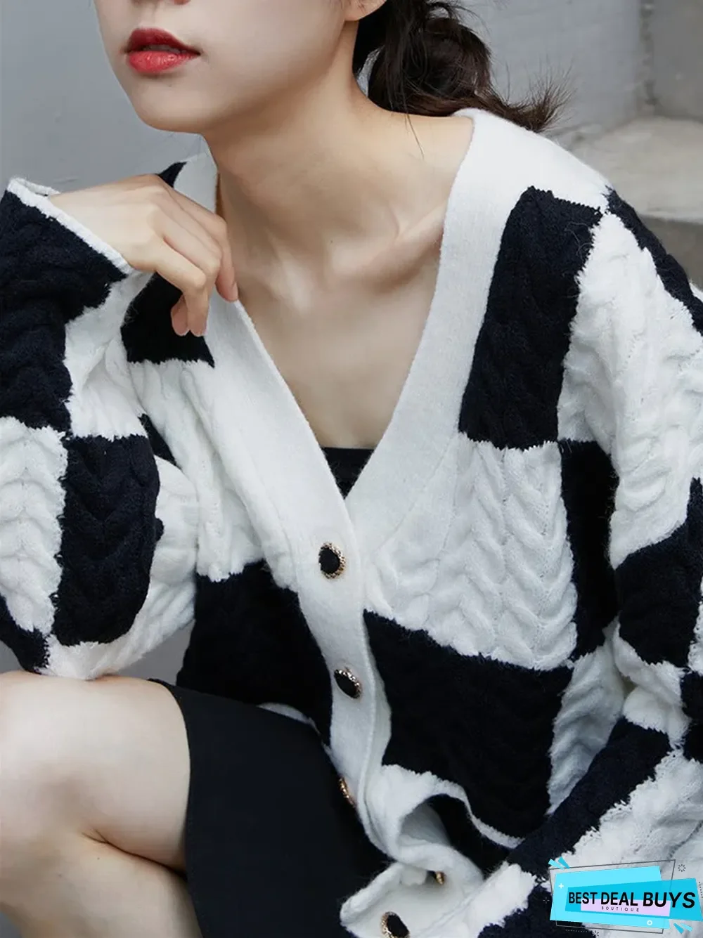 Black and White Contrast Large Plaid V-Neck Short Strap Checkered Sweater