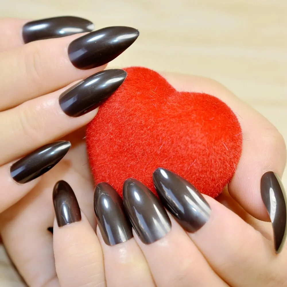 Dusty Cedar Fashion Stiletto False Nails Pointed Sharp Candy Red Fake Nails for daily wear On the Nail Tree 24pcs-Nail Inspo