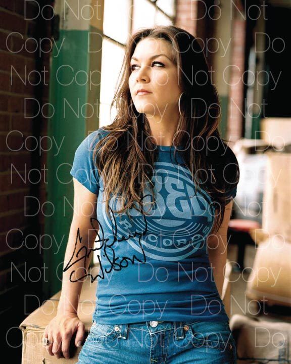 Gretchen Wilson signed 8X10 Photo Poster painting picture poster autograph RP 2