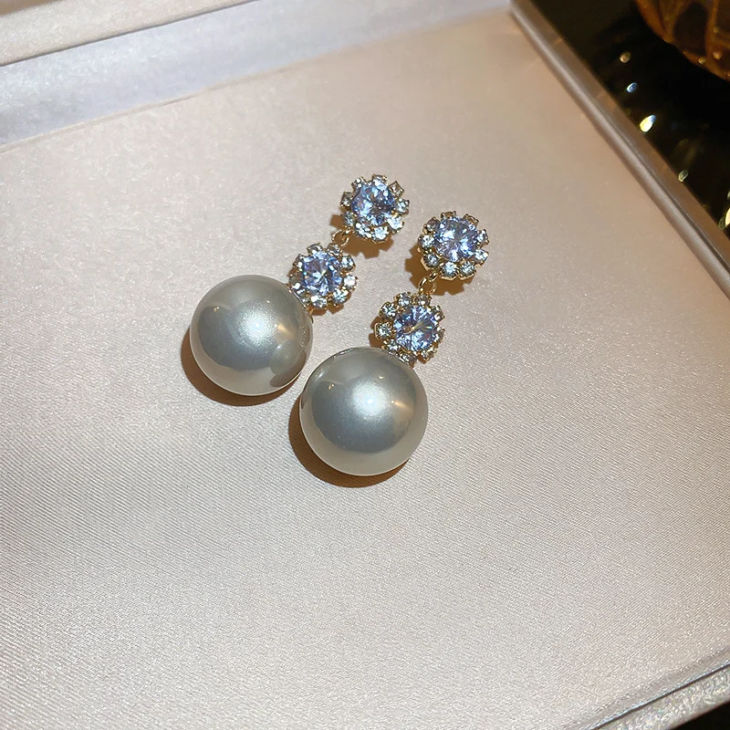 Elegant Zirconia Pearl Earrings