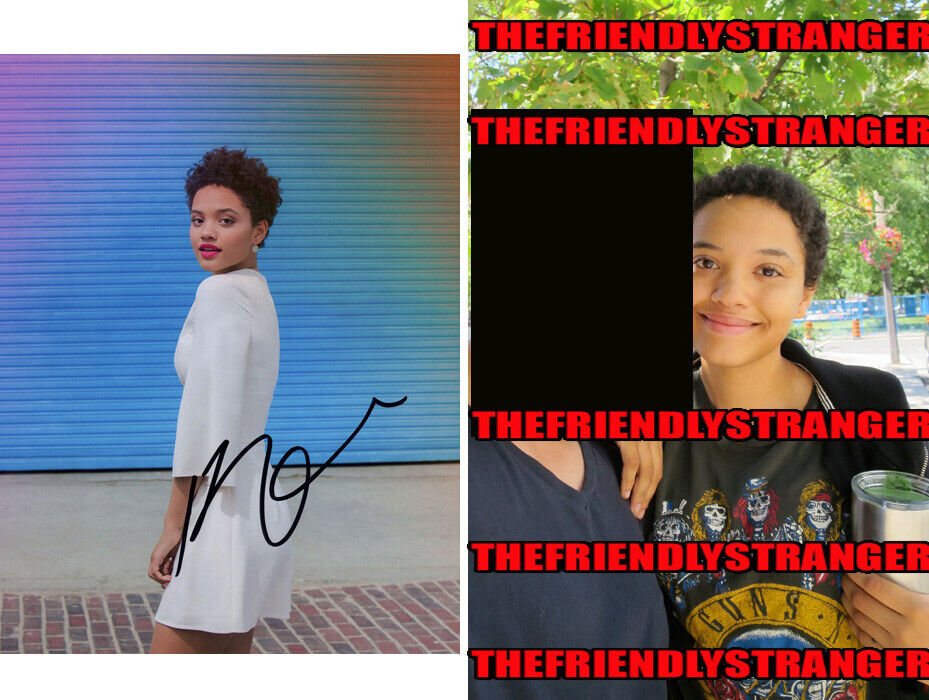 KIERSEY CLEMONS signed 8X10 Photo Poster painting H - PROOF Justice League THE FLASH Iris COA
