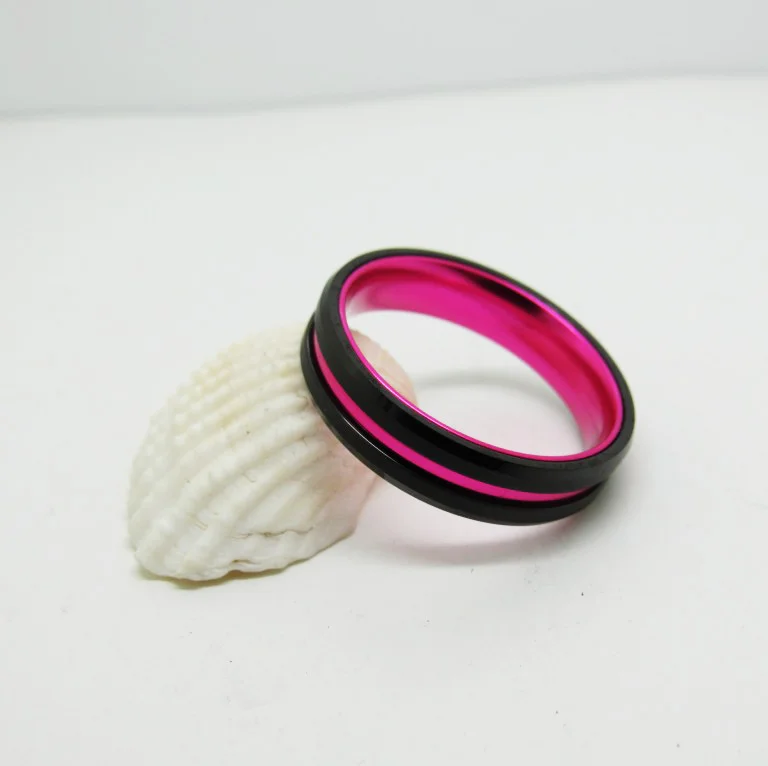 6MM 8MM Womens Tungsten Carbide Wedding Bands With Chamfered Sand Surface Black Inner Rose Red Aluminum