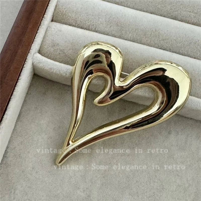 Elegant Pin Flower Imitation Pearl Plating Women’s Brooches