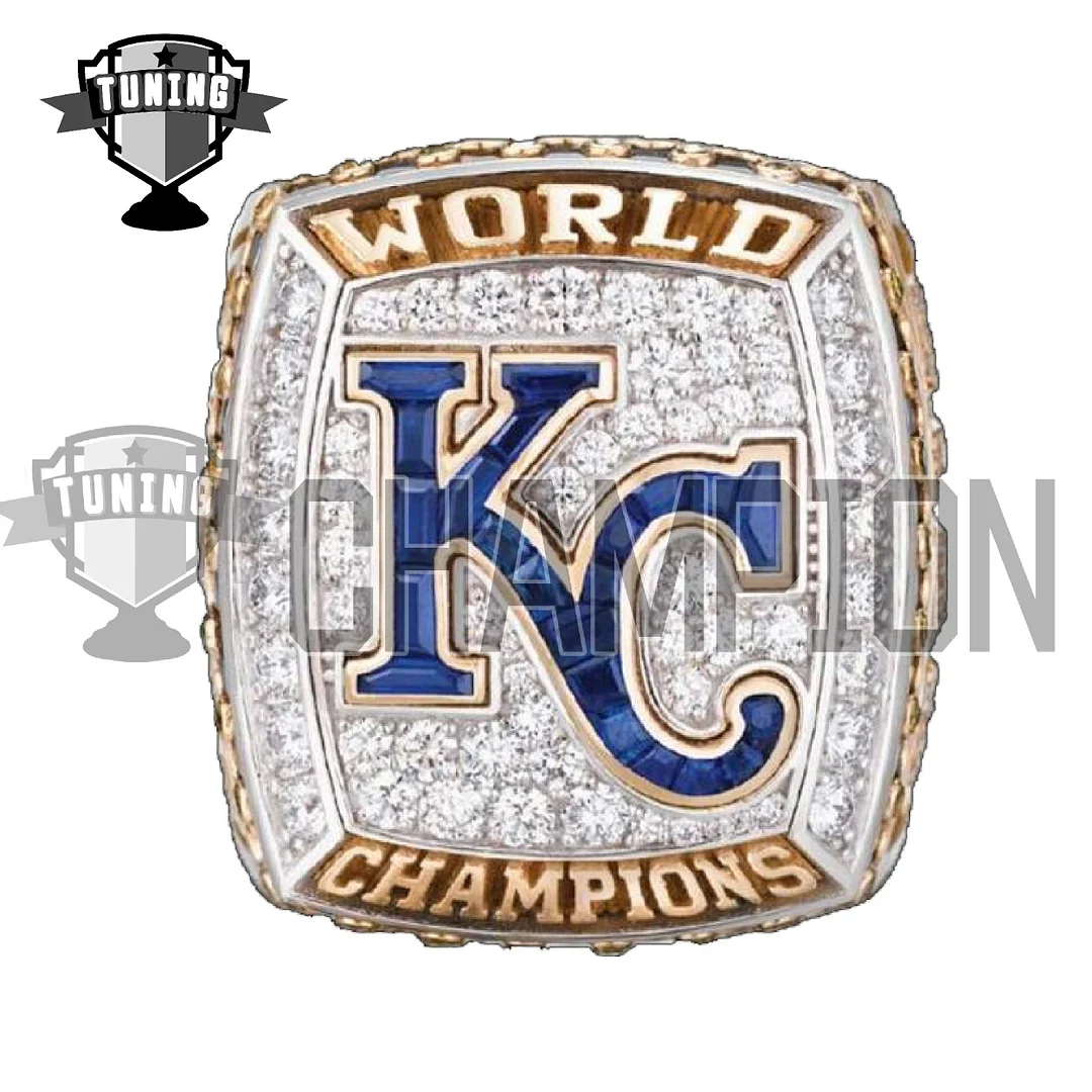 Royals receive their World Series rings, Royals