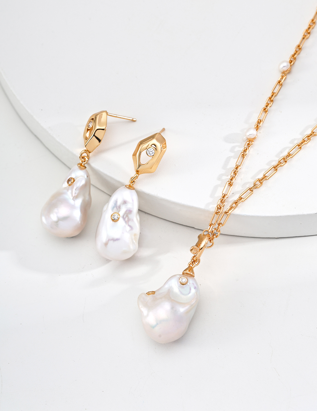  Baroque Pearl Necklace & Earrings Set