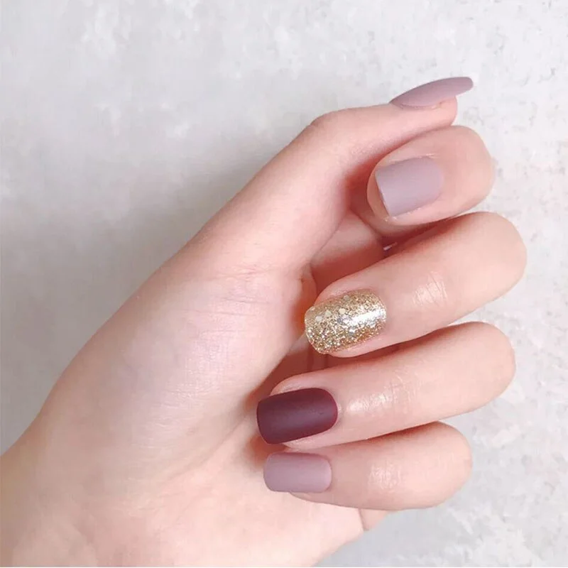 24pcs/Set Short Gold Glitter Fake Nails Mixed Grey Purple Acrylic Nail Accessories with Glue Sticker Matte Full Press on Tips-Nail Inspo