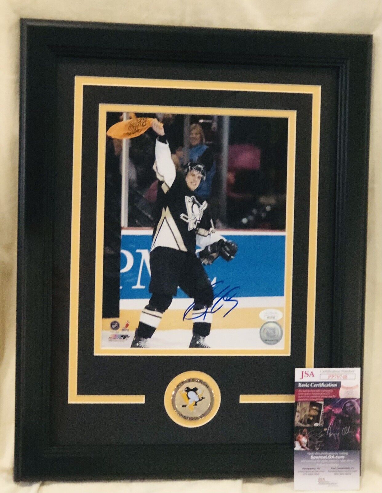 Sidney Crosby Framed Pittsburgh Penguins SIGNED 8X10 Photo Poster painting JSA Terrible Towel