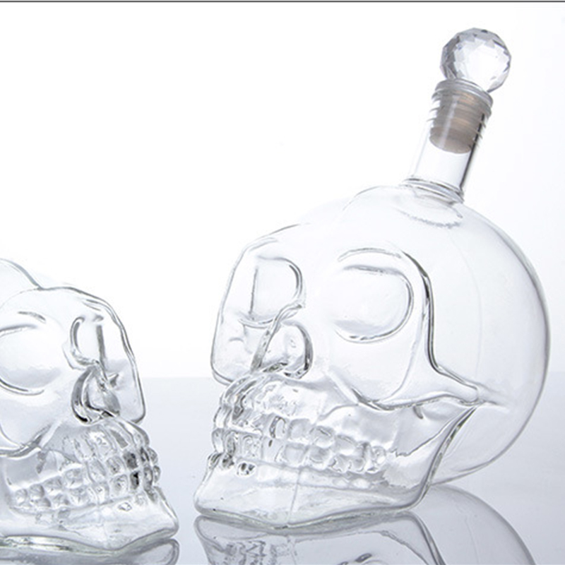 Tegooe Crystal Skull Head Decanter and Shot Glass Set Novelty Whiskey