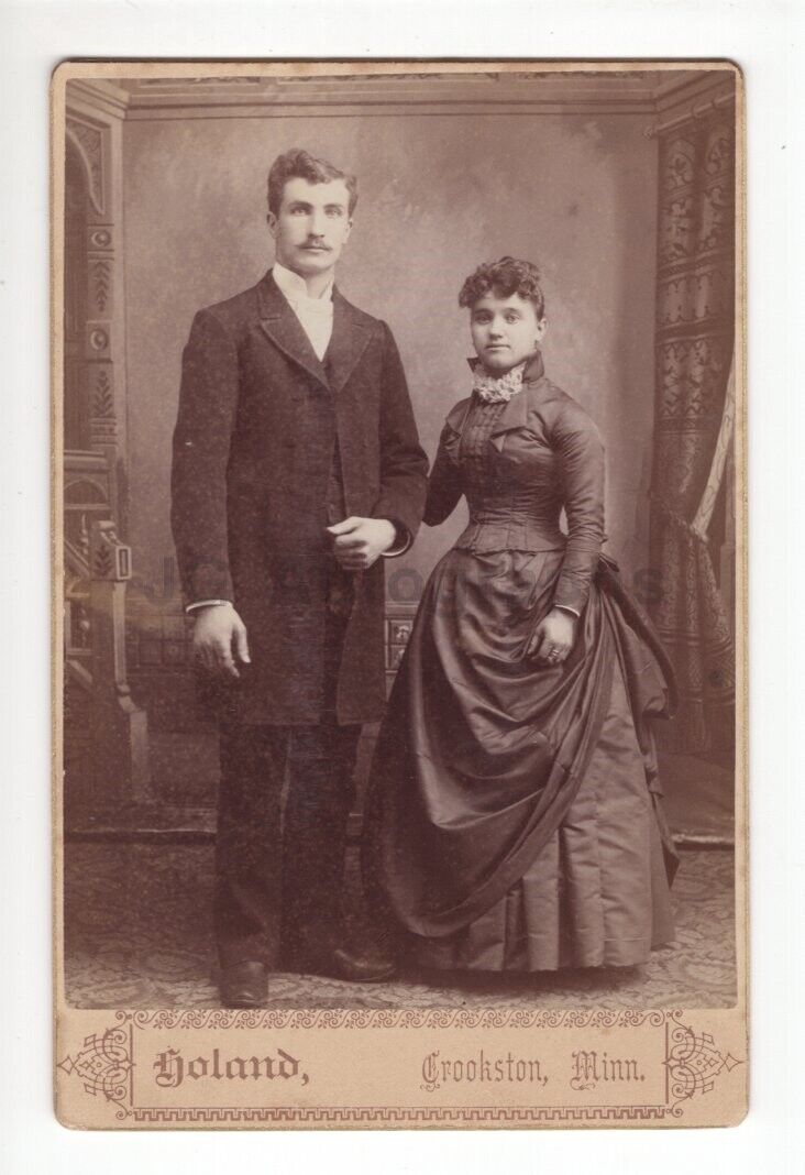 19th Century American Family - Cabinet Card Photo Poster painting - Crookston, Minnesota