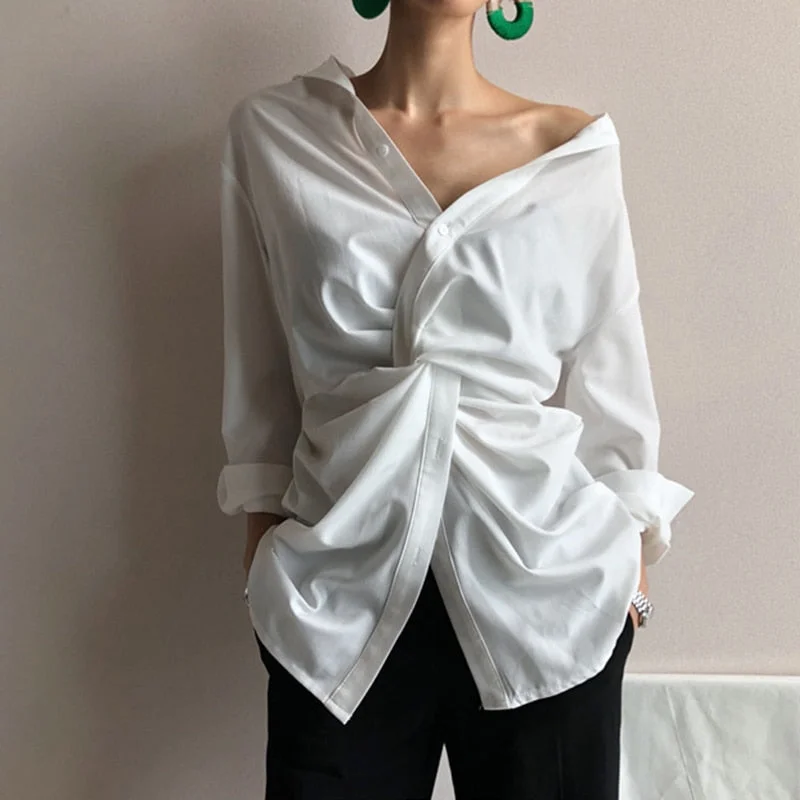 [EAM] 2021 New Spring Autumn White V-Neck Long Sleeve Irregular Cross Loose Personality Shirt Women Blouse Fashion Tide 1C069