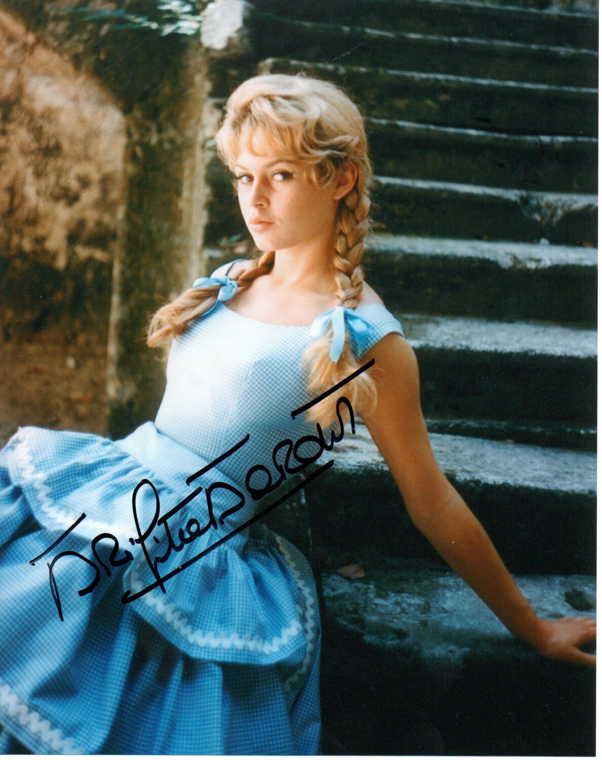 Brigitte Bardot Signed 10-8 Photo Poster painting Autograph Nice Pose