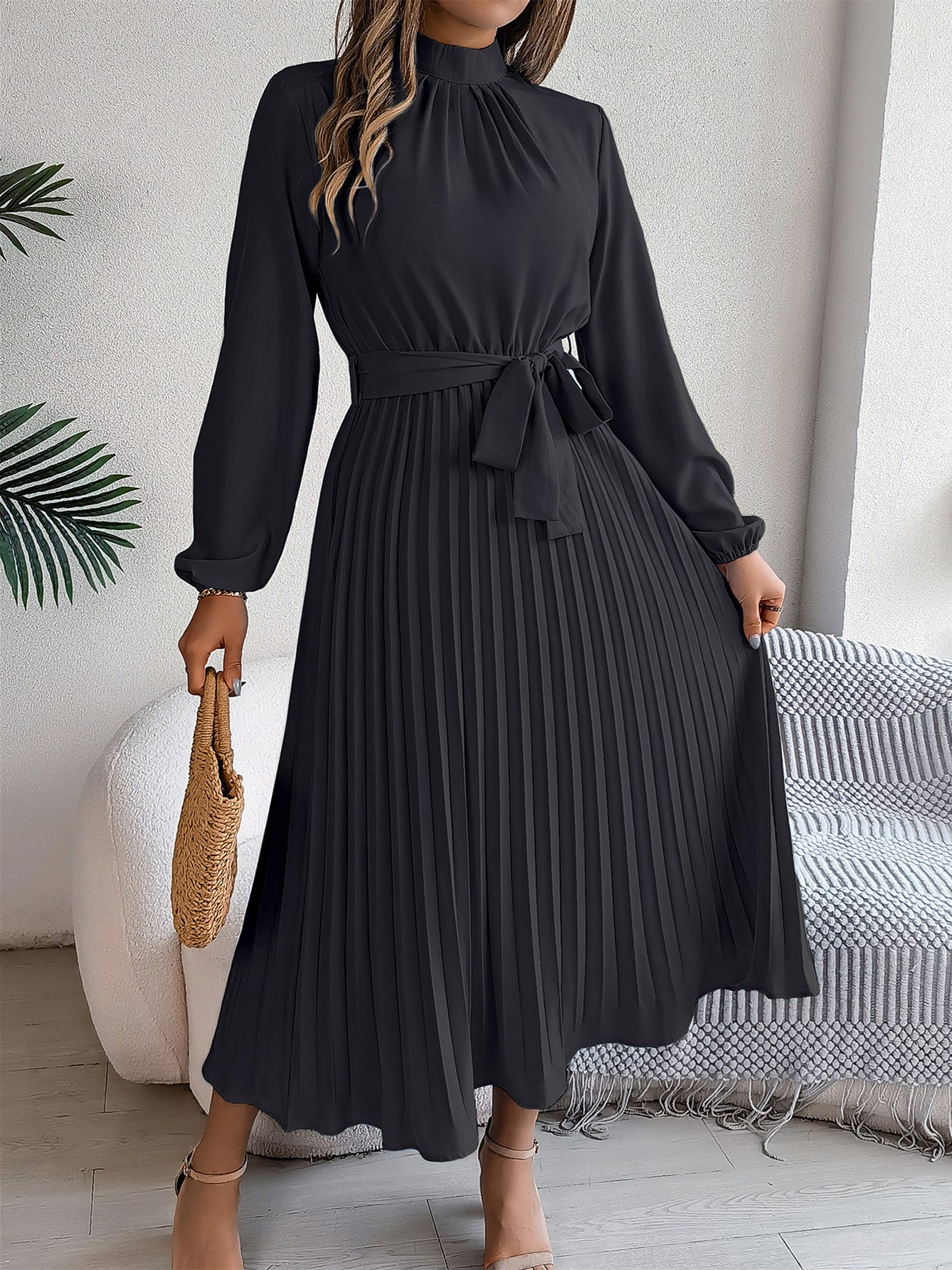 Women's Long Sleeve Scoop Neck Solid Color Lace-up Midi Dress