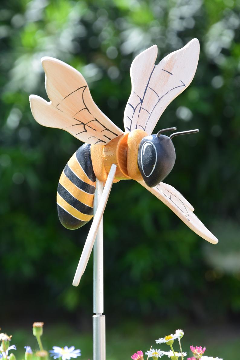 WHIRLIGIG BEE - flower ornament