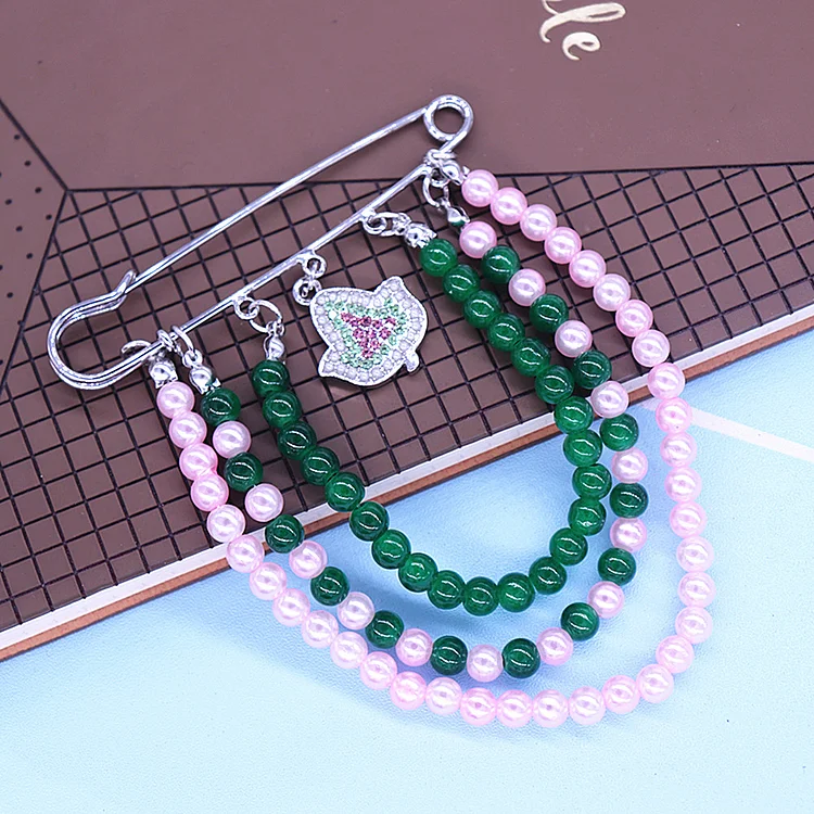 Factory Directly Sale Pink Green Pearl Beaded Chain Greek Letter Maple Leaf IVY Charm Sorority Safety Pin Brooches
