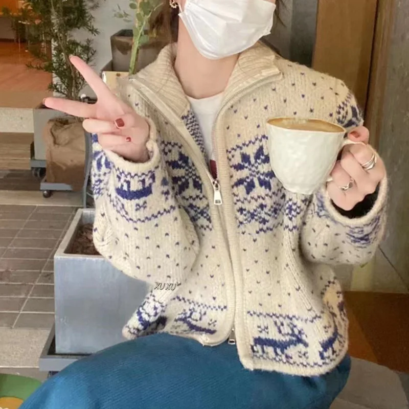 Toloer Toloer Spot Korea East Gate Autumn And Winter Lapel Jacquard Snowflake Sweet Loose Age Reduction Zipper Money Sweater Cardigan-Outfit Ideas