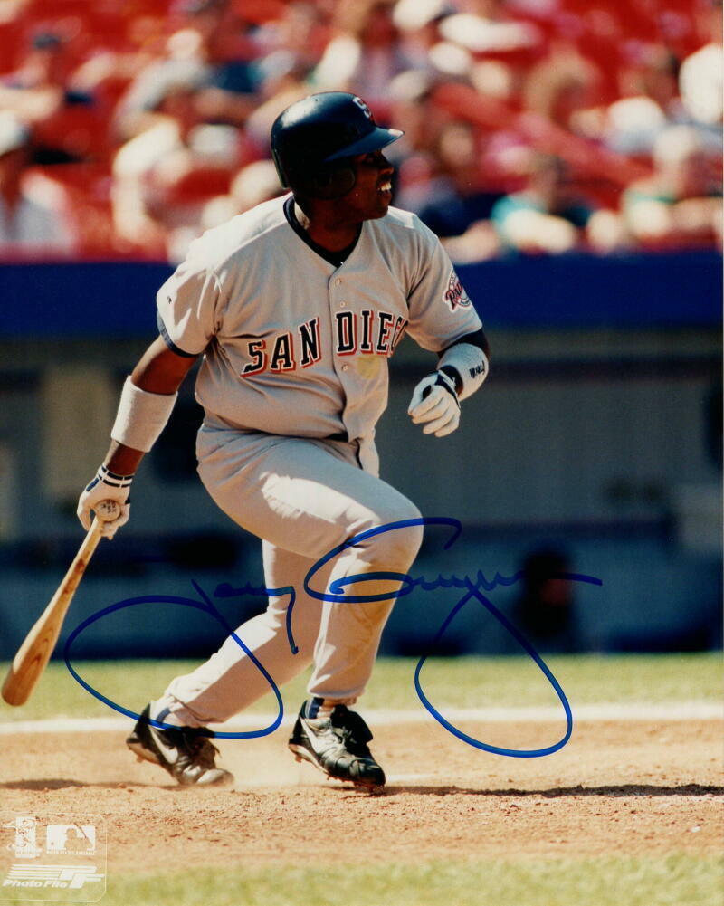 TONY GWYNN SIGNED AUTOGRAPH 8x10 Photo Poster painting - SAN DIEGO PADRES LEGEND, BASEBALL HOF