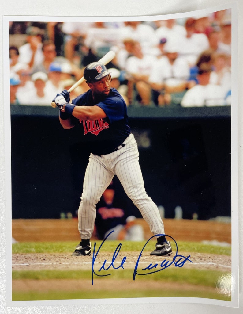 Kirby Puckett (d. 2006) Signed Autographed Glossy 8x10 Photo Poster painting Minnesota Twins - COA Matching Holograms