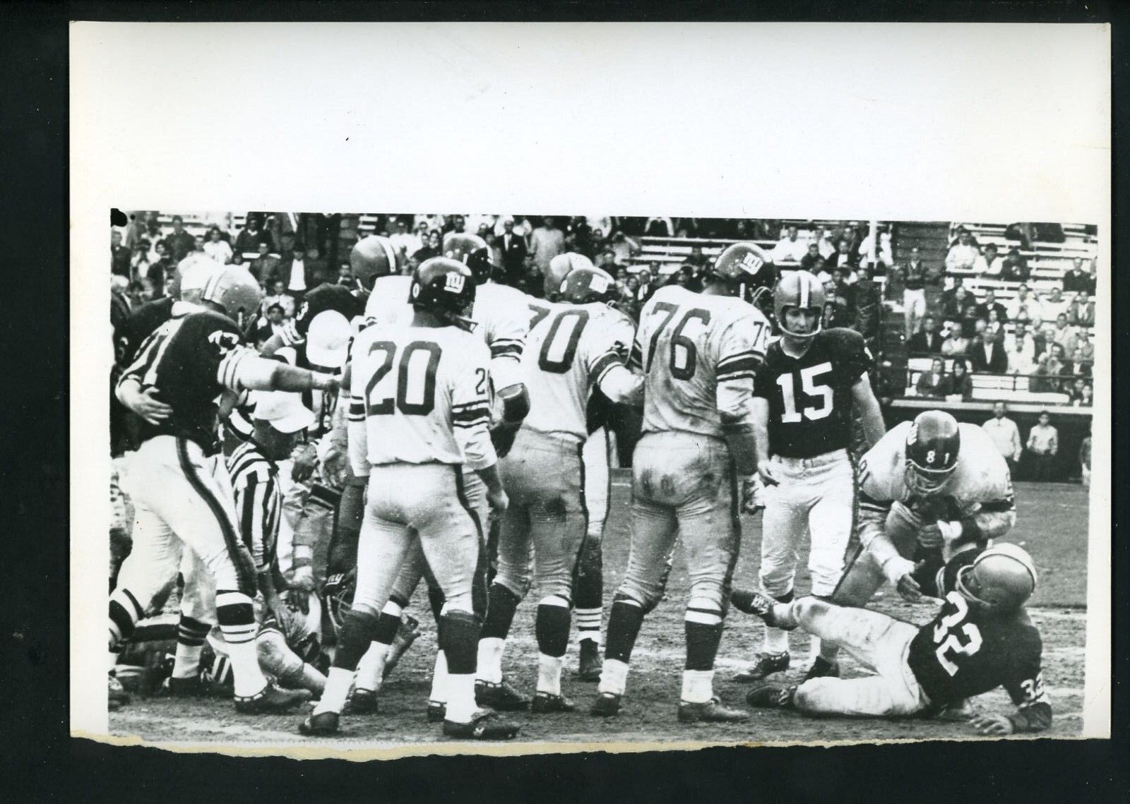 Jim Brown & Tim Scot in fight during Browns vs. Giants game 1963 Press Photo Poster painting