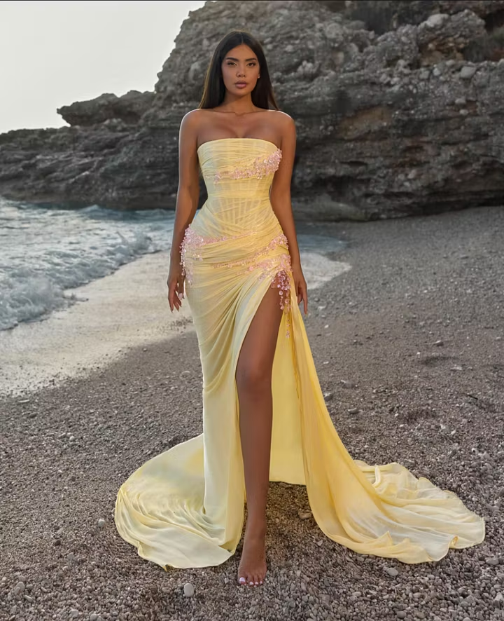 Lussooy Stunning Daffodil Strapless Split Sleeveless Evening Dress with Applique
