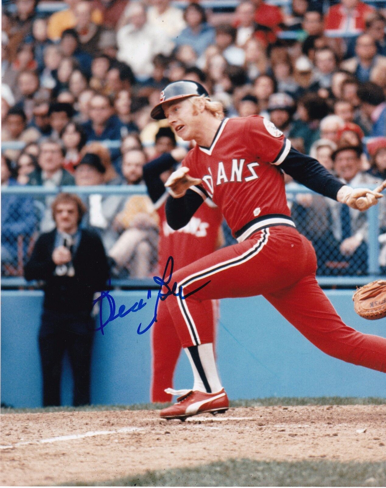 BUDDY BELL CLEVELAND INDIANS ACTION SIGNED 8x10