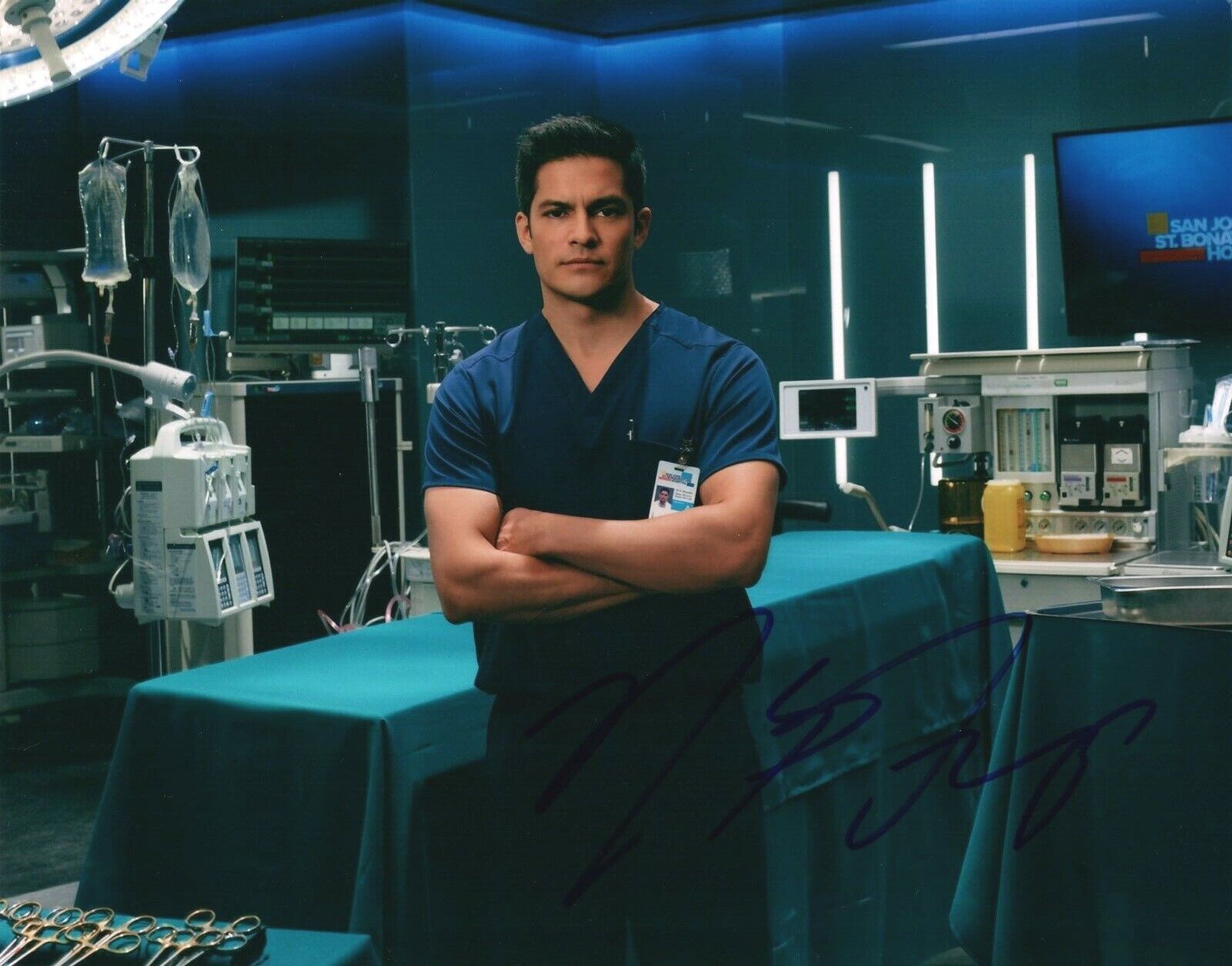 Nicholas Gonzalez The Good Doctor Signed 8x10 Autographed Photo Poster painting COA 5