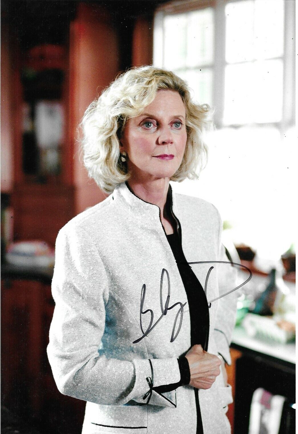 Blythe Danner Signed 10x8 Photo Poster painting AFTAL