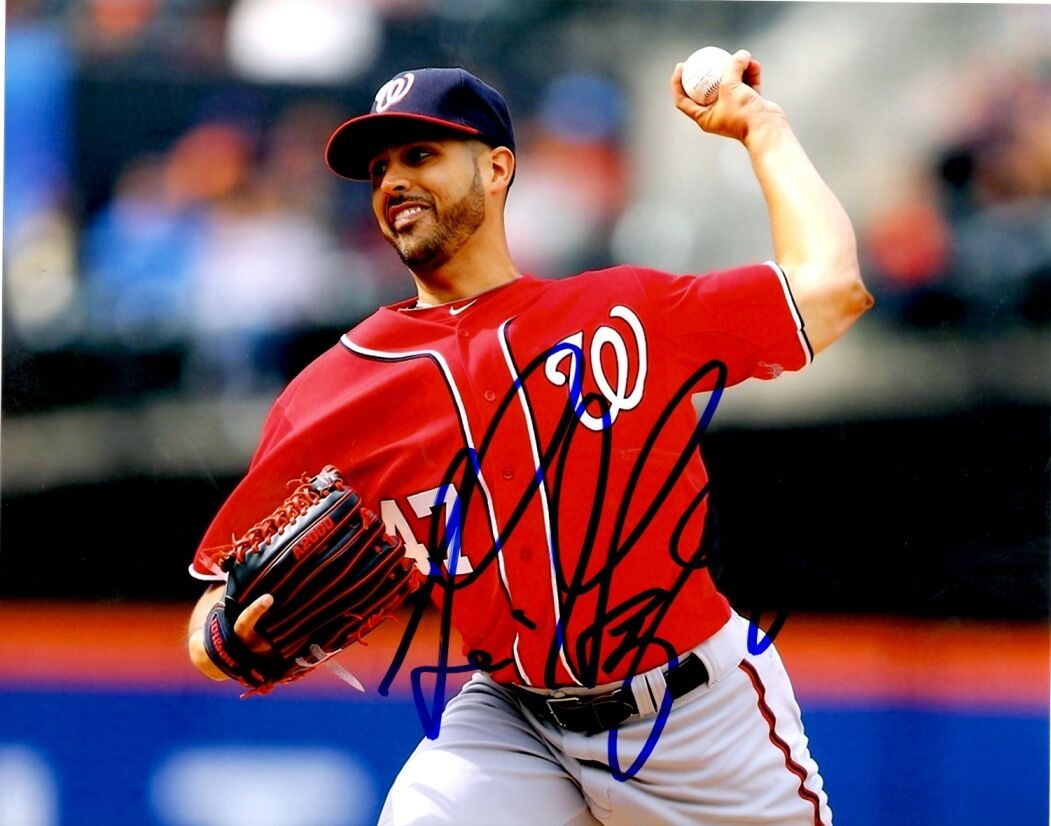 Autographed GIO GONZALEZ Washington Nationals 8x10 Photo Poster painting- COA