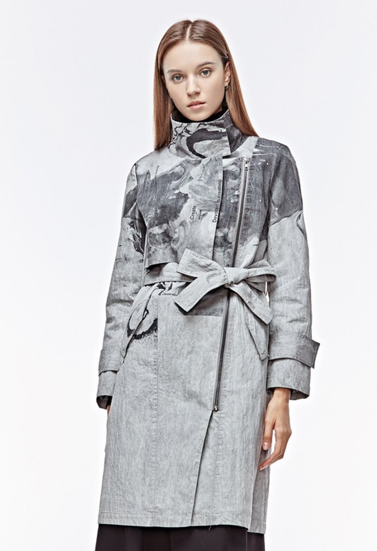 Stand-up collar, slant placket, letter print, ink and ink blending patch waist trench coat