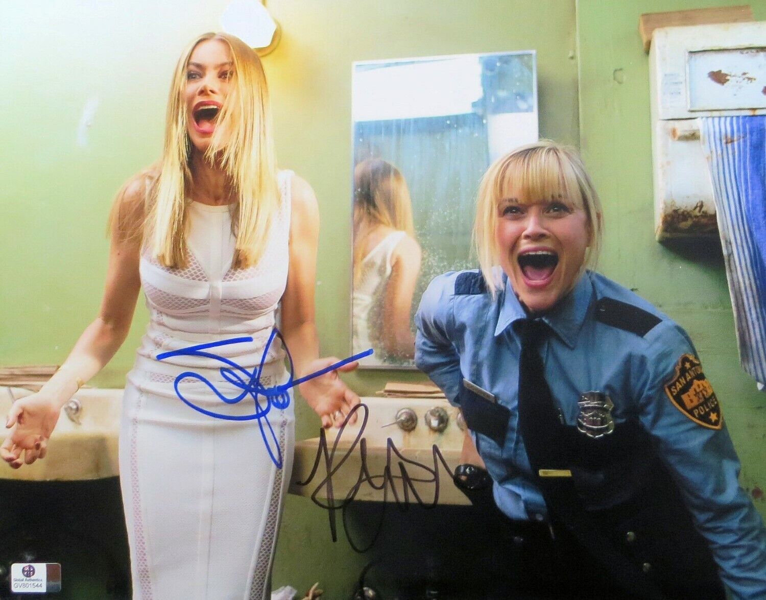 Reese Witherspoon Sofia Vergara Dual Signed 11X14 Photo Poster painting Hot Pursuit GV801544