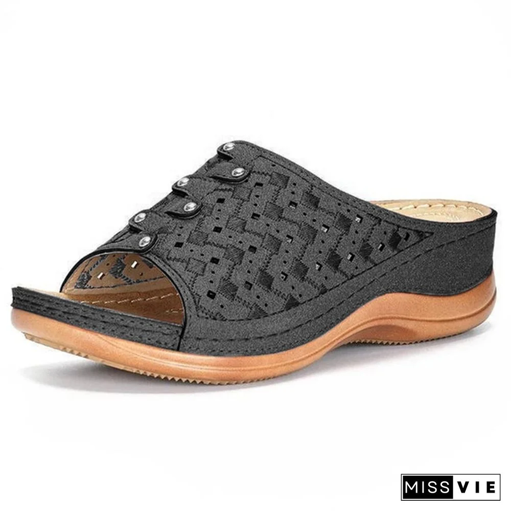 Large Size Casual Sandals Female New Solid Color Thick Bottom Carved Ladies Slippers