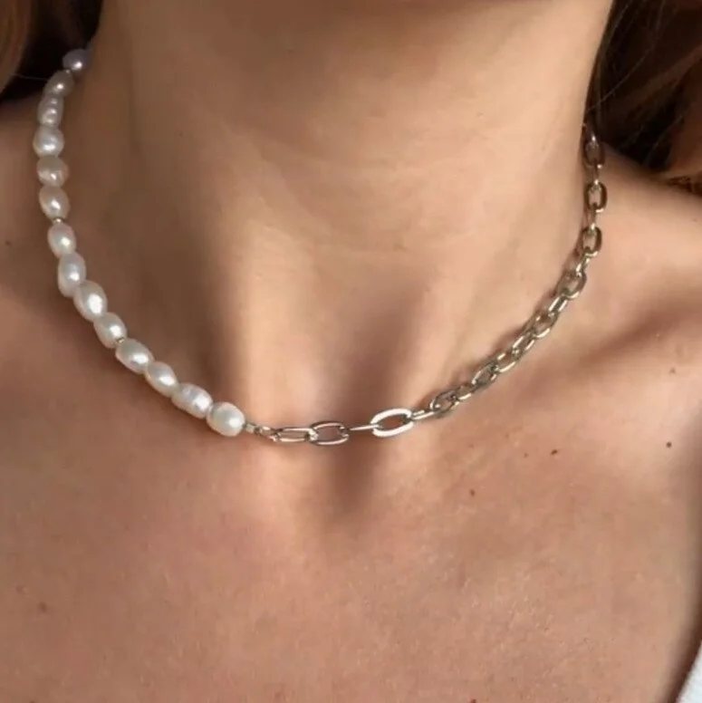 UsmallLifes King  Temperament necklace creative retro pearl chain clavicle chain  simple necklace ELCNEPAL