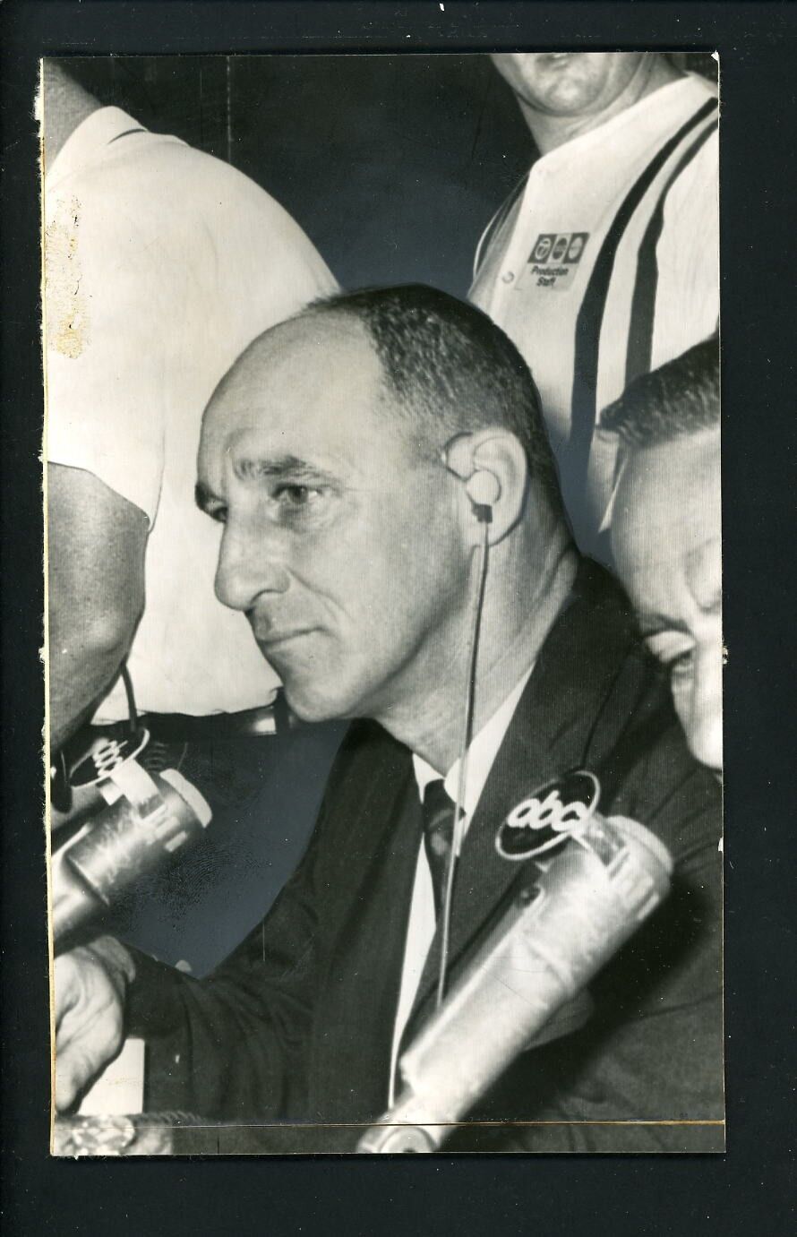 Warren Spahn press conference signs with New York Mets 1965 Press Photo Poster painting