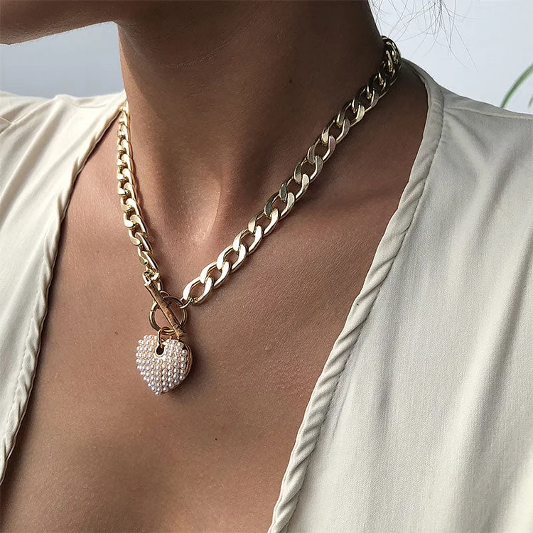 Faux Pearl Heart-shaped Pendant Urban Metallic Necklace