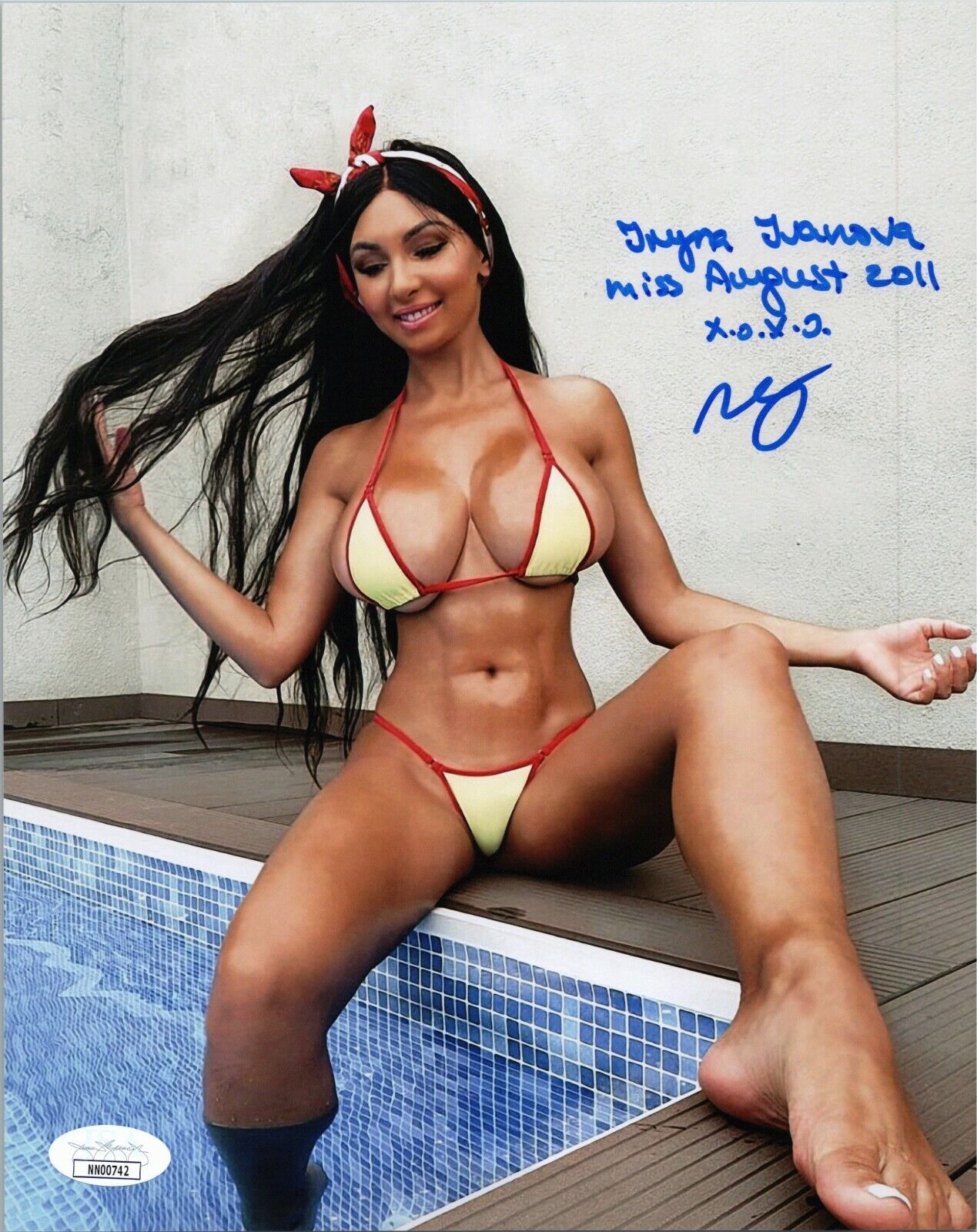 IRYNA IVANOVA Authentic Hand-Signed SEXY Playboy AUG-2011