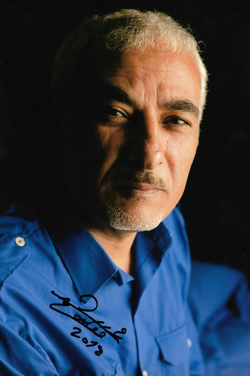 Muhsin Al-Ramli Writer signed 8x12 inch Photo Poster painting autograph