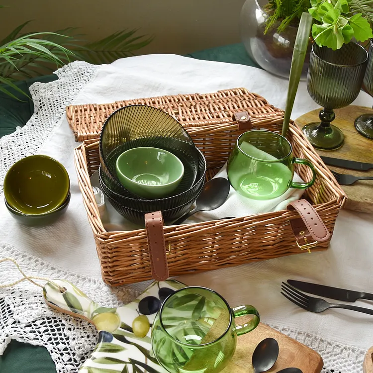 Small Luxury Hamper Full Wicker - Natural