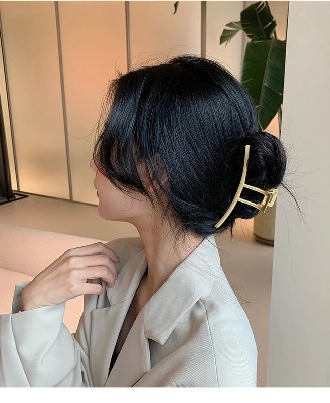 Casual Minimalist Women’s Star Solid Color Alloy Metal Hollow Out Hair Clip Hairpin Hair Claws