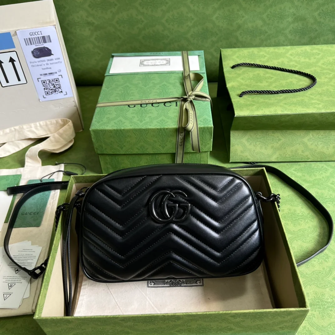 Gucci Marmont in Black